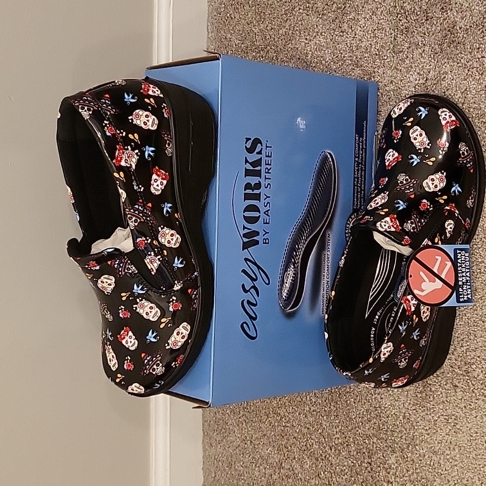 New With Box: super cute skull clogs